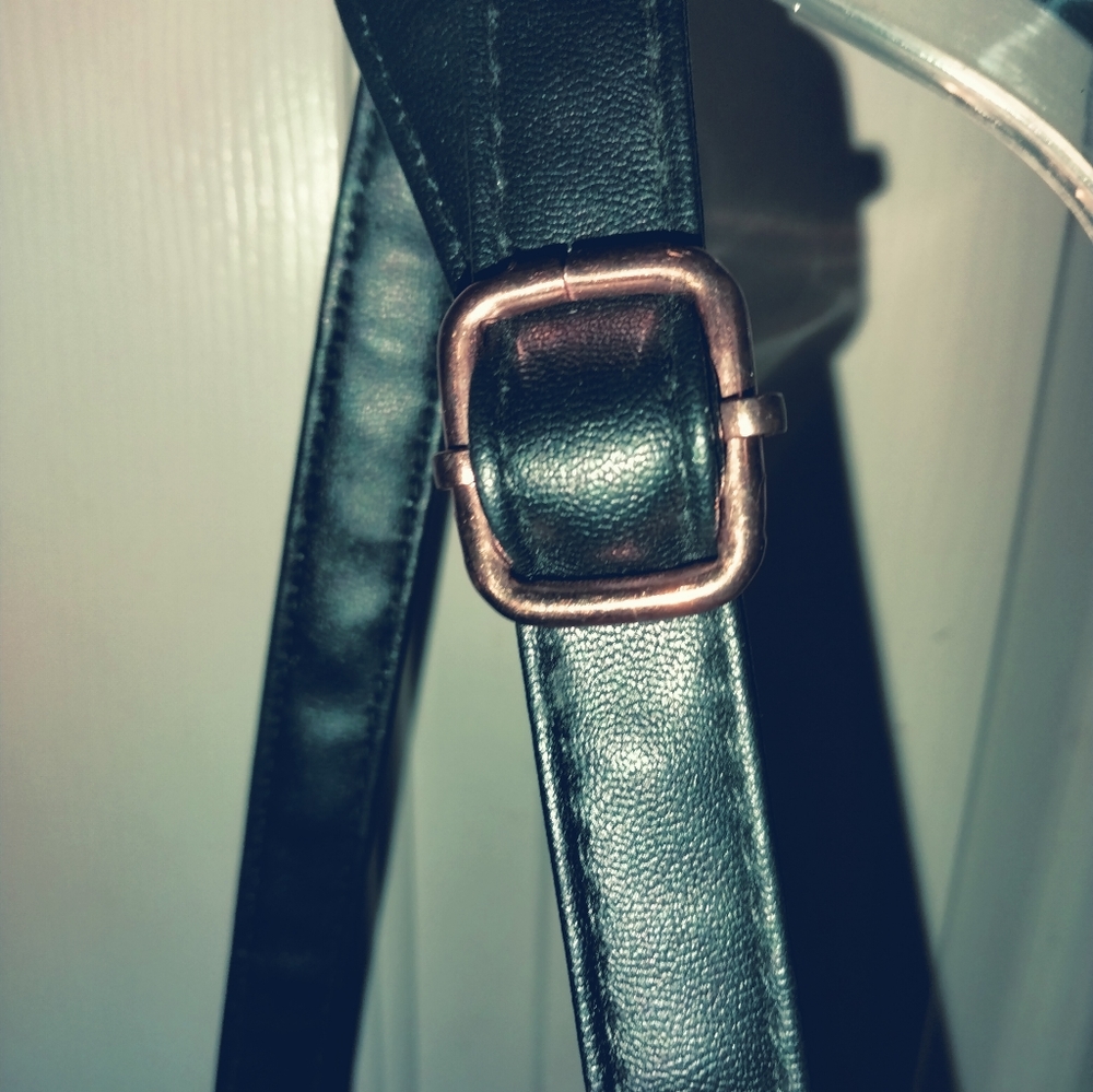 Black batwing goth punk purse backpack - Picture 6 of 11